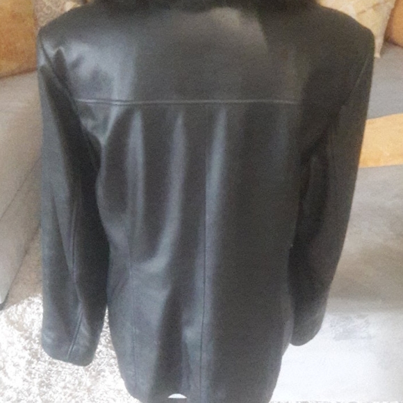 Ladies coat - Picture 7 of 16